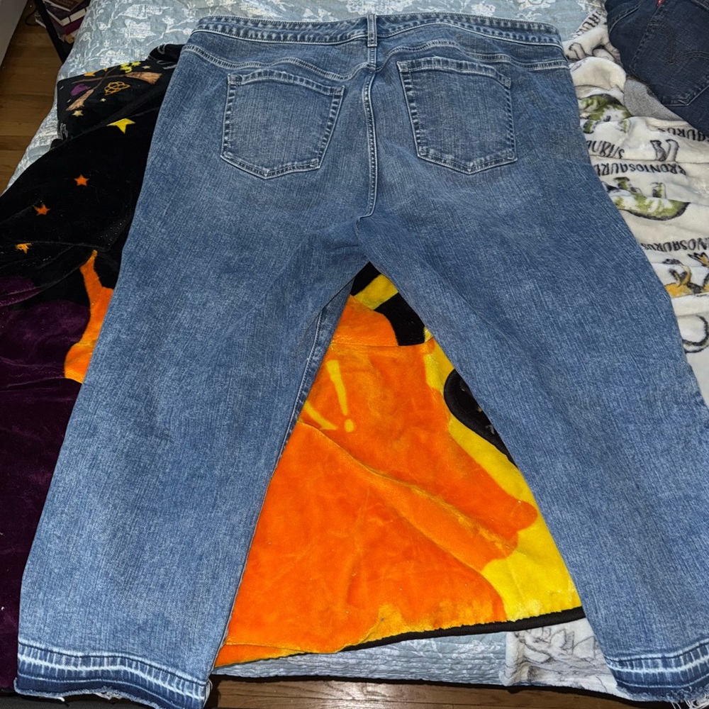 Torrid Vintage Boyfriend Ankle Capris - Picture 3 of 6